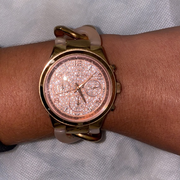 Michael Kors watch - Picture 3 of 3
